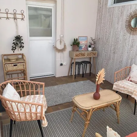 Maisonnette Bord De Люк-сюр-Мер